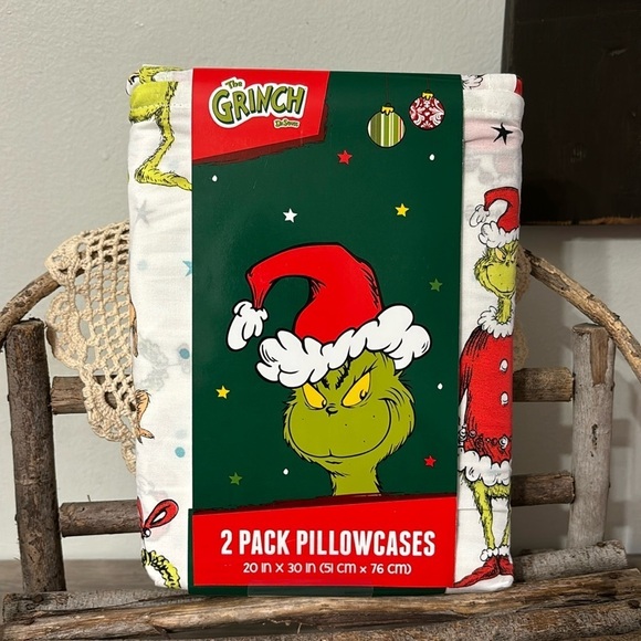 NEW DR SEUSS THE GRINCH 2 PACK CHRISTMAS PILLOWCASES - Picture 1 of 7